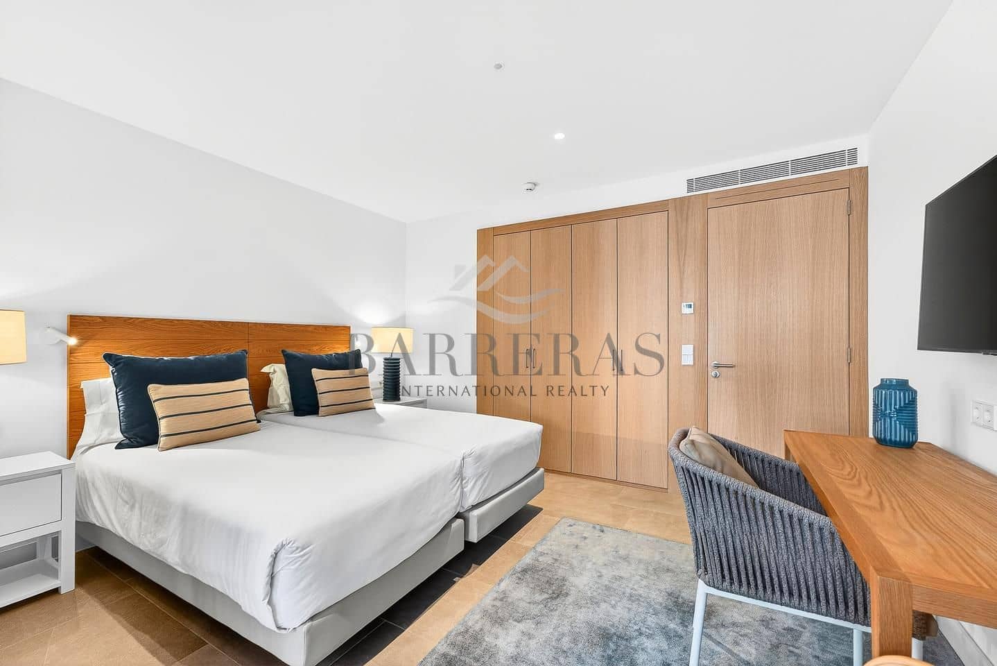 3 Zimmer Wohnung zu verkaufen in Guia de Isora mit Pool Garage - 1.690.000 € (Ref: 9750845)