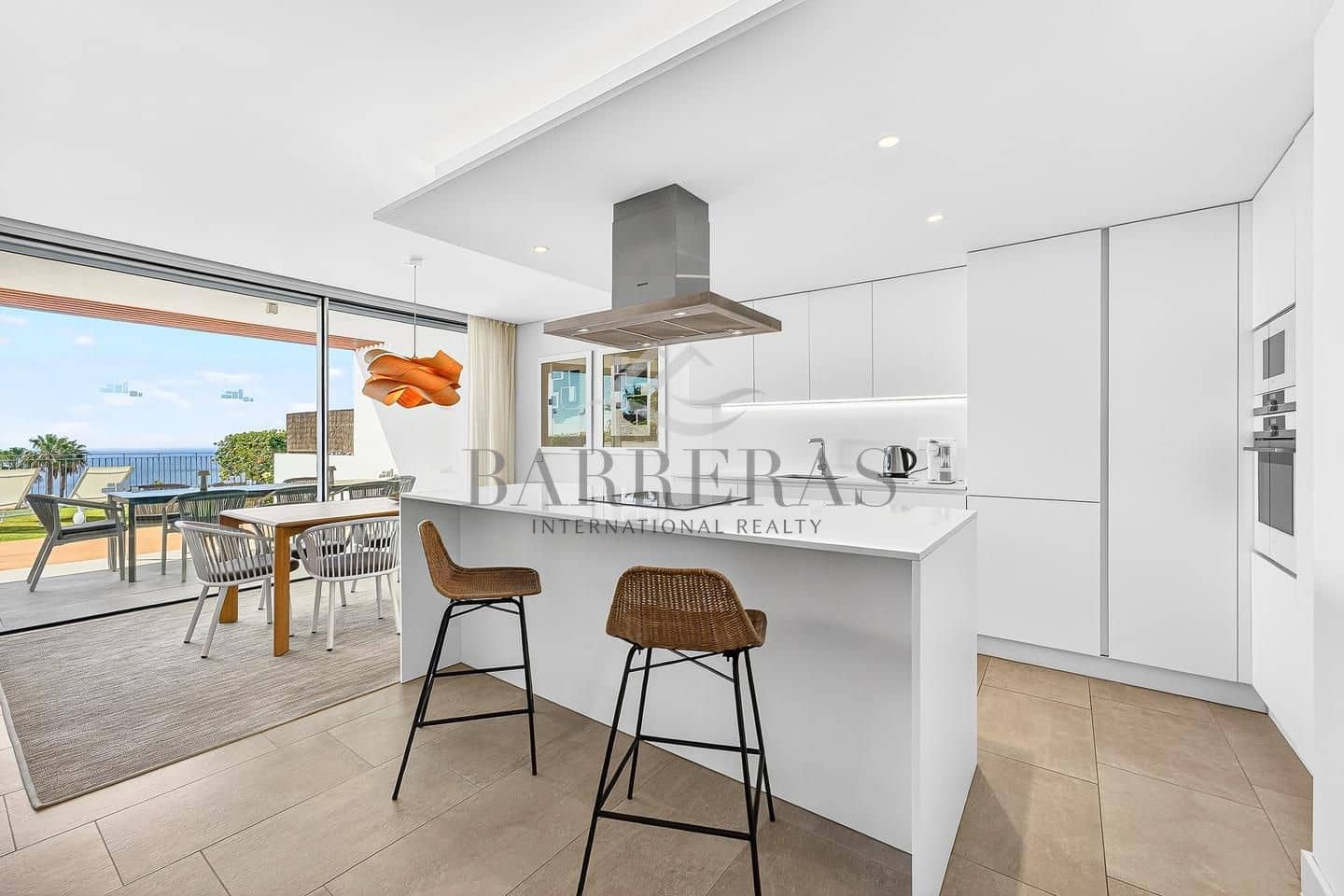 3 Zimmer Wohnung zu verkaufen in Guia de Isora mit Pool Garage - 1.690.000 € (Ref: 9750845)