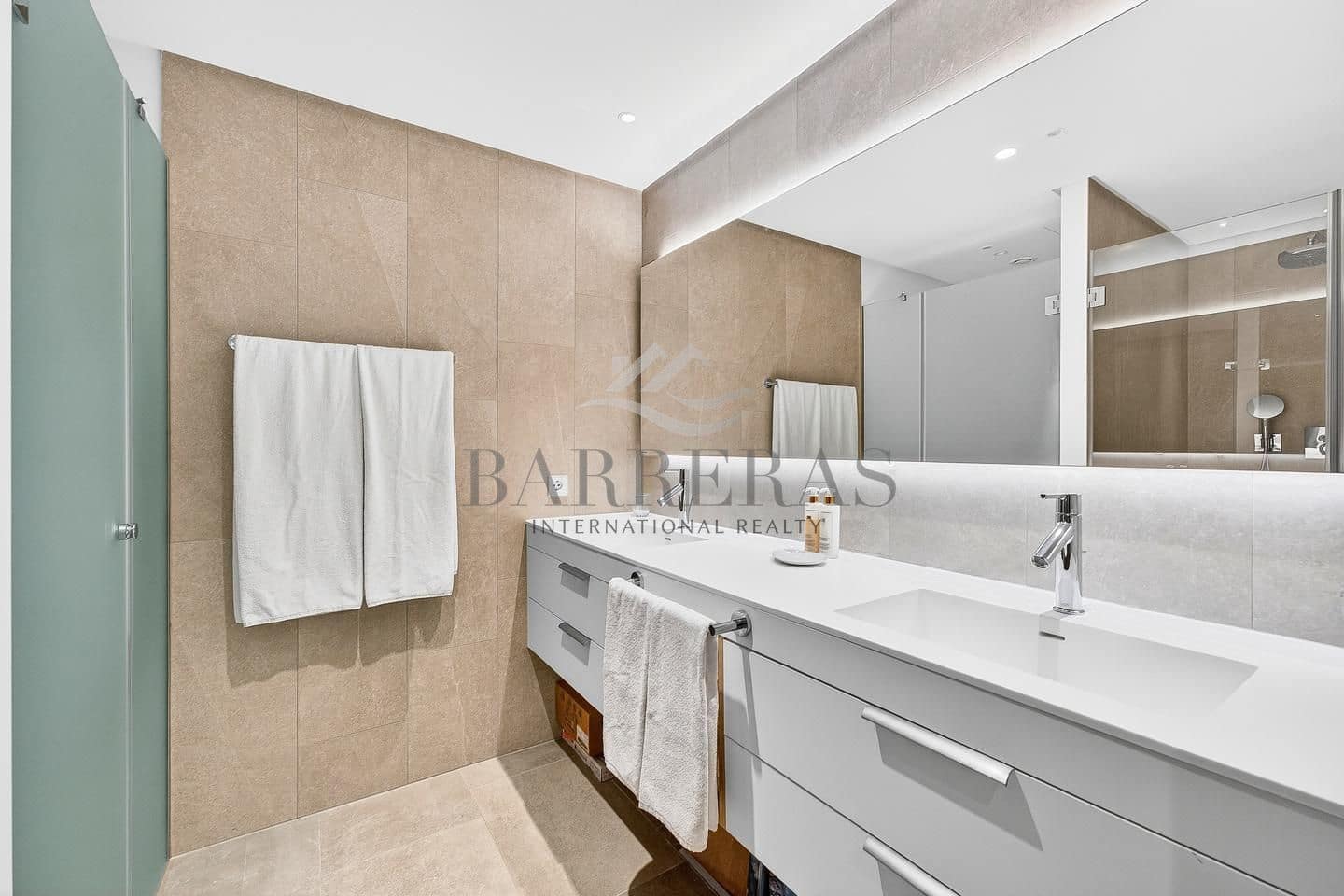 3 Zimmer Wohnung zu verkaufen in Guia de Isora mit Pool Garage - 1.690.000 € (Ref: 9750845)