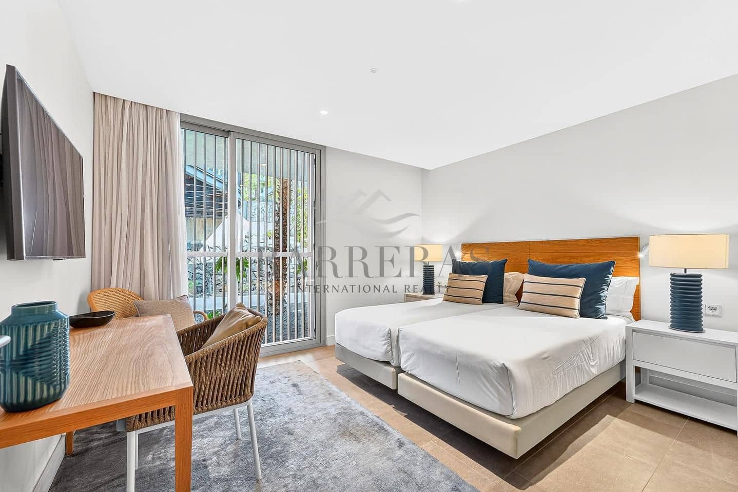 3 Zimmer Wohnung zu verkaufen in Guia de Isora mit Pool Garage - 1.690.000 € (Ref: 9750845)