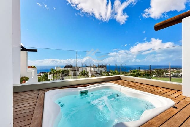 2 bedroom Flat for sale in Santa Cruz de Tenerife with pool garage - € 1,149,000 (Ref: 9750847)