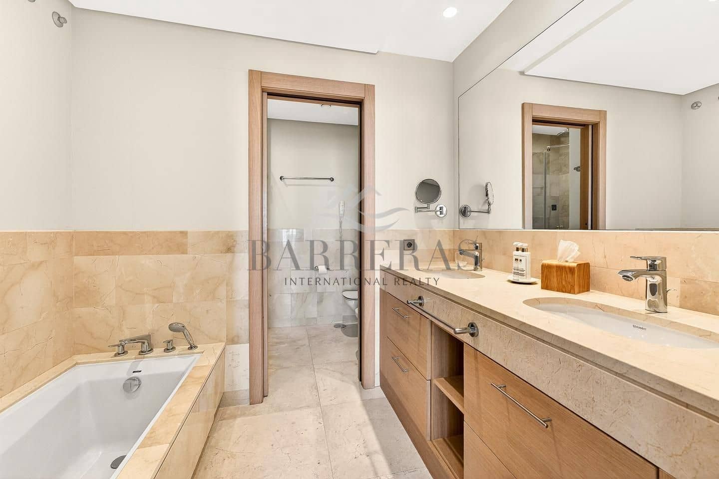 2 bedroom Flat for sale in Santa Cruz de Tenerife with pool garage - € 1,149,000 (Ref: 9750847)