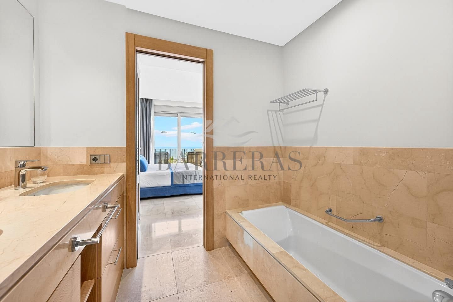 2 bedroom Flat for sale in Santa Cruz de Tenerife with pool garage - € 1,149,000 (Ref: 9750847)