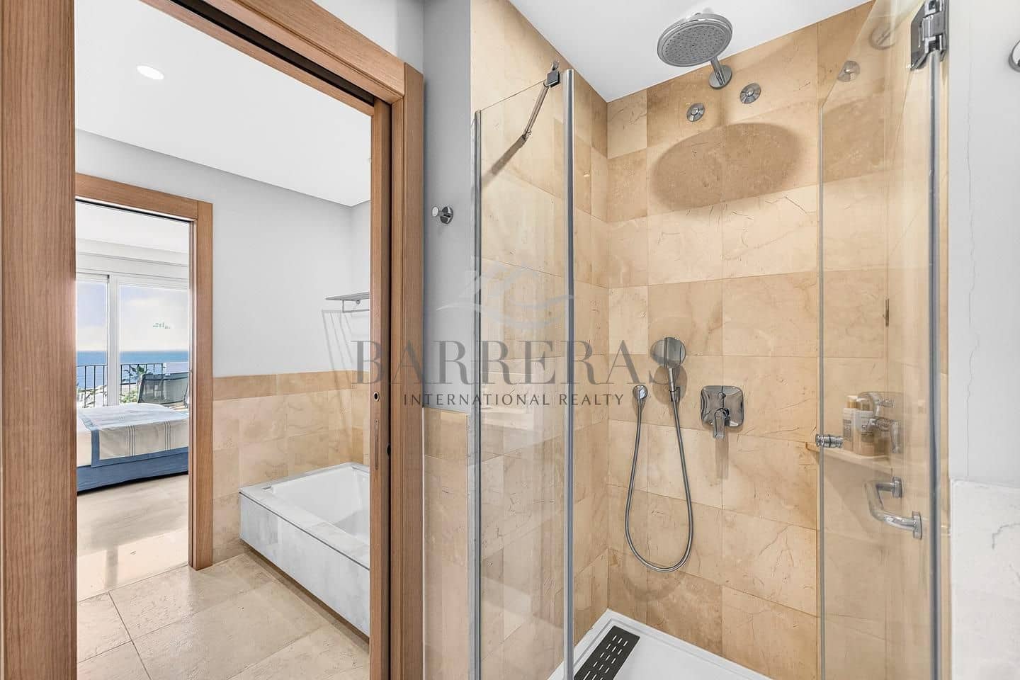 2 bedroom Flat for sale in Santa Cruz de Tenerife with pool garage - € 1,149,000 (Ref: 9750847)