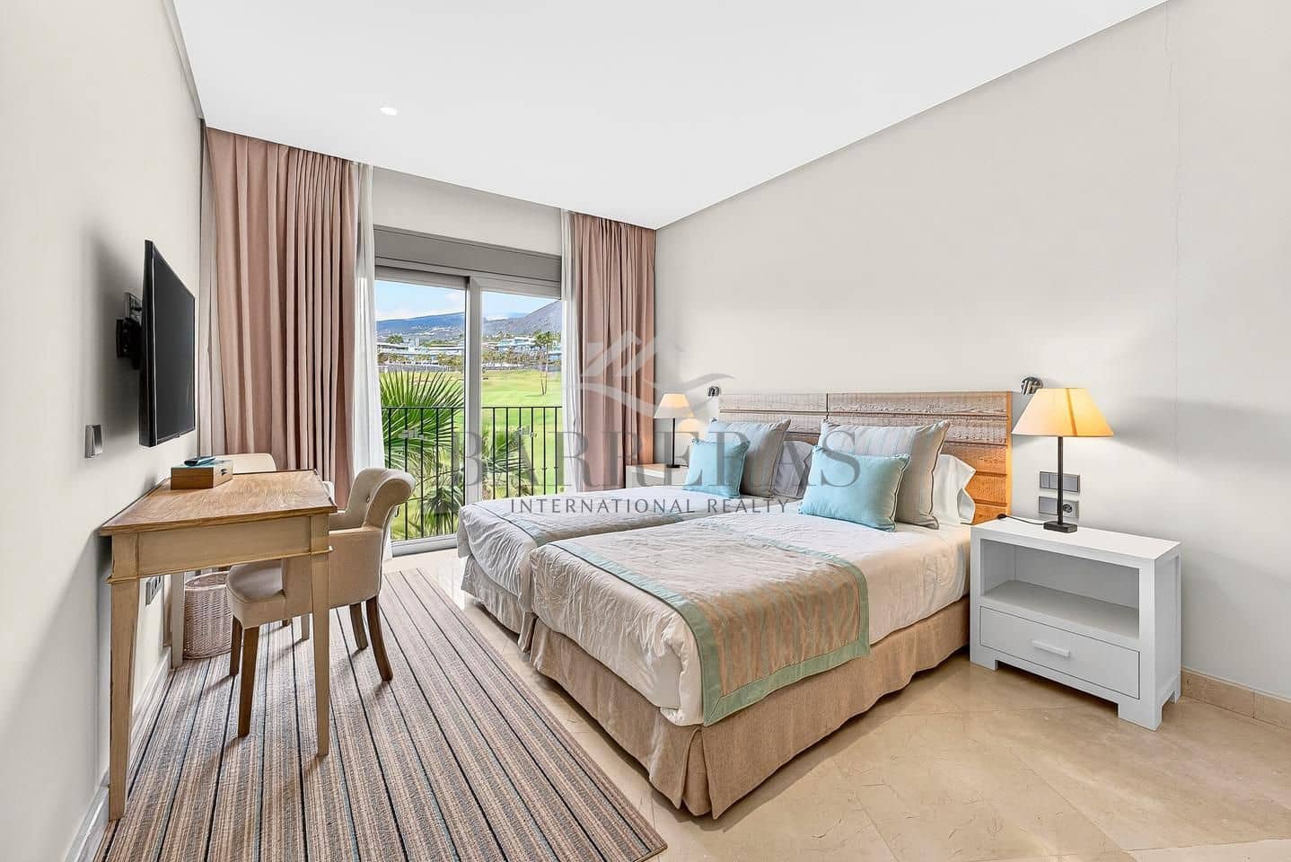 2 bedroom Flat for sale in Santa Cruz de Tenerife with pool garage - € 1,149,000 (Ref: 9750847)