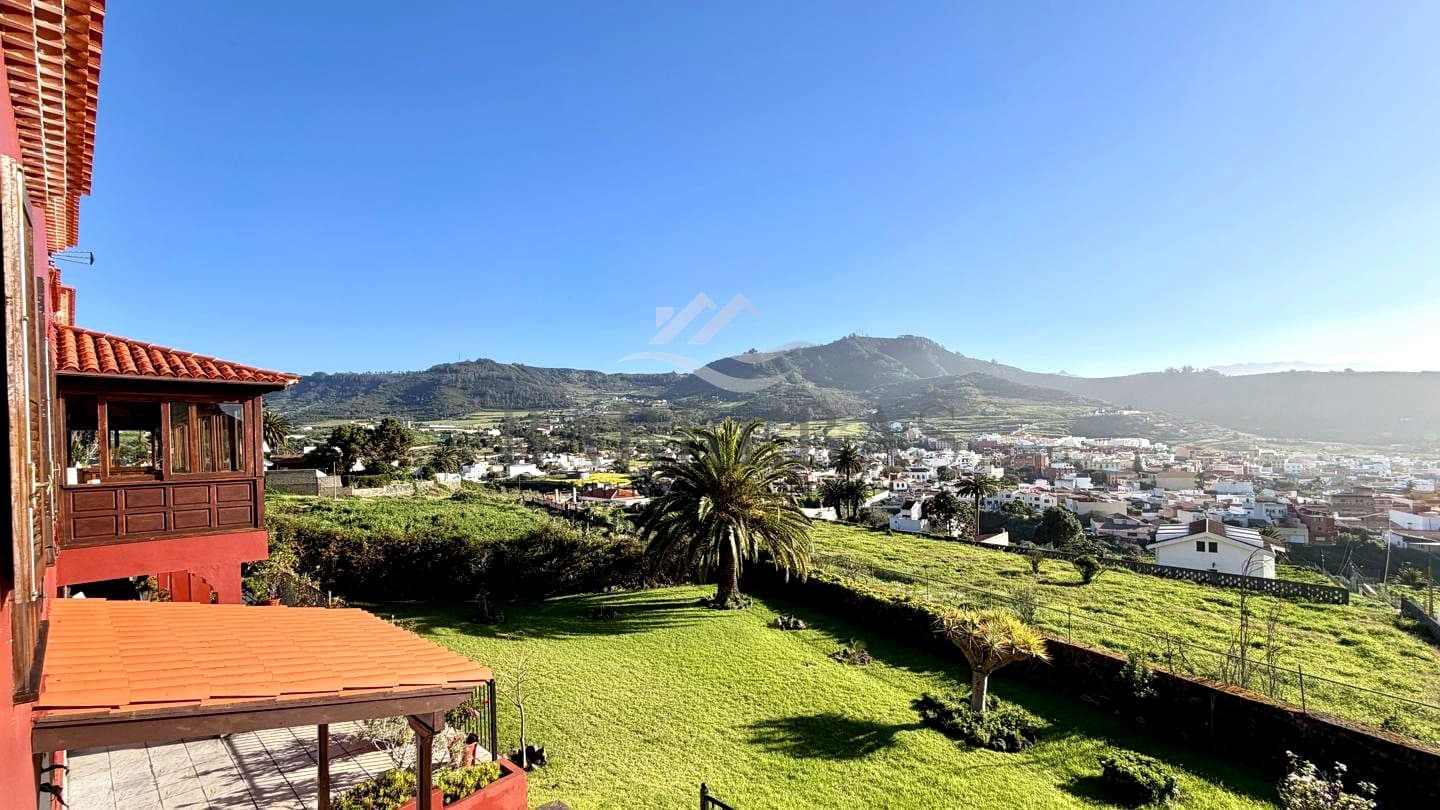 Chalet de 7 habitaciones en Tegueste en venta - 895.000 € (Ref: 9750848)