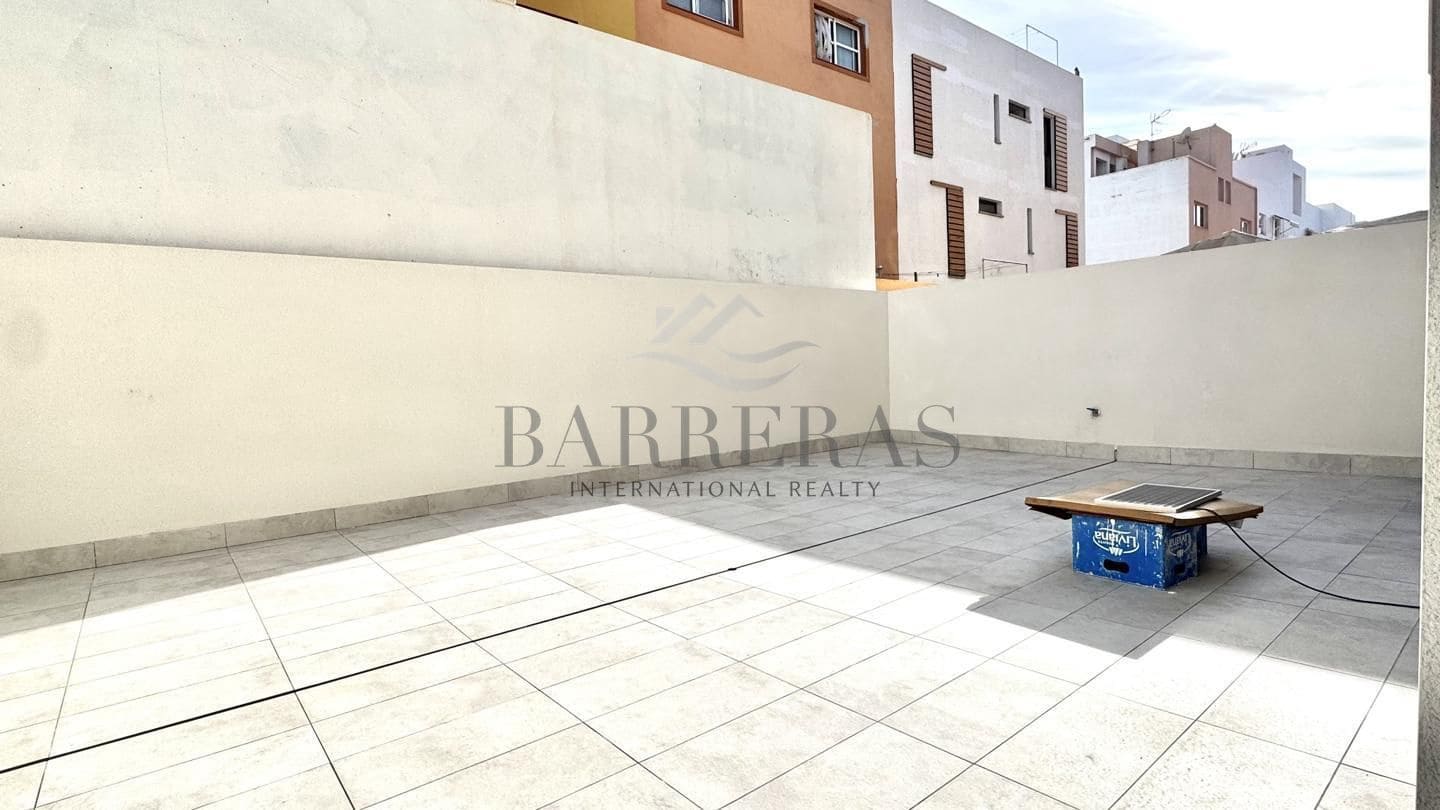 2 soverom Leilighet til salgs i Playa San Juan med svømmebasseng garasje - € 325 000 (Ref: 9750852)