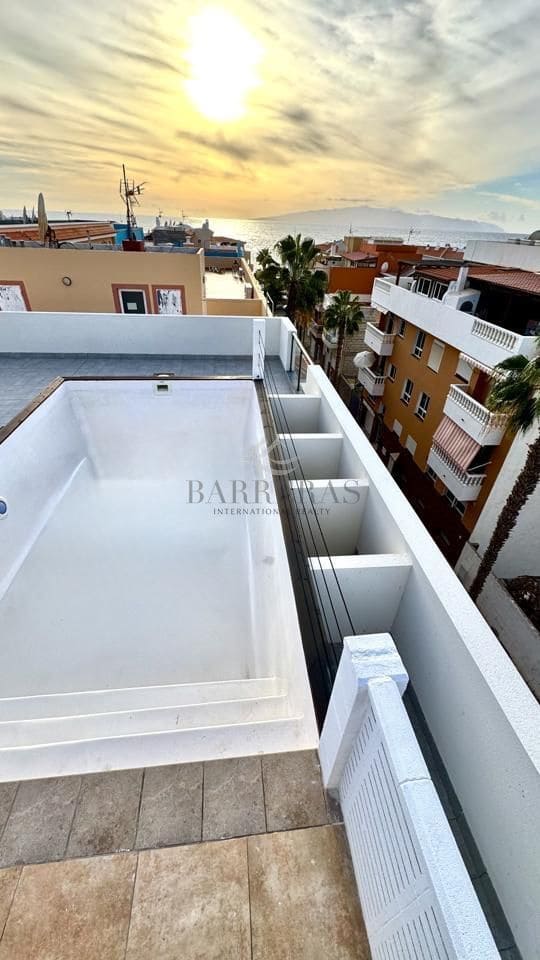 2 soverom Leilighet til salgs i Playa San Juan med svømmebasseng garasje - € 325 000 (Ref: 9750853)