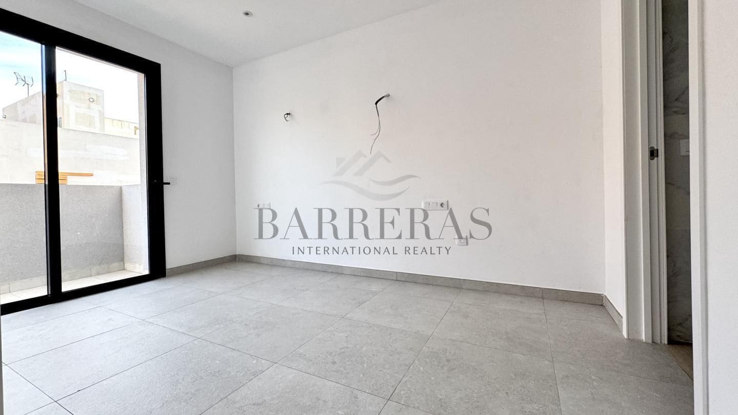 2 soverom Leilighet til salgs i Playa San Juan med svømmebasseng garasje - € 325 000 (Ref: 9750853)