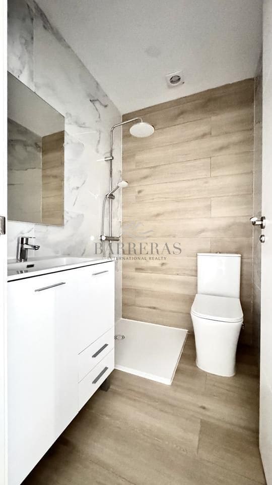 2 soverom Leilighet til salgs i Playa San Juan med svømmebasseng garasje - € 325 000 (Ref: 9750853)