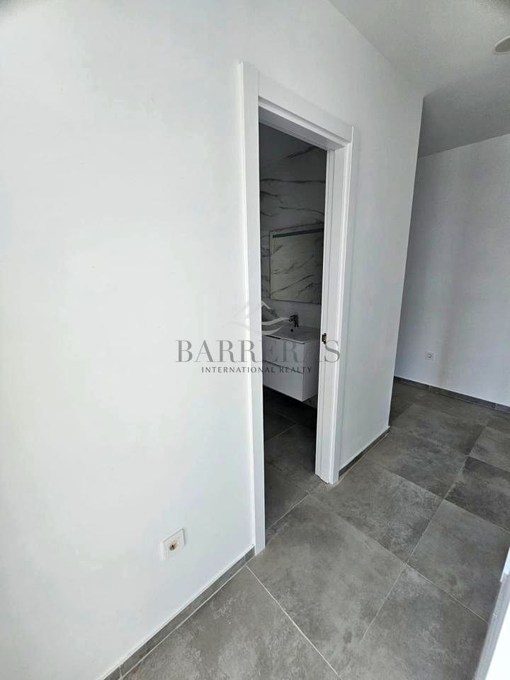 2 bedroom Flat for sale in Los Abrigos with garage - € 349,000 (Ref: 9819163)