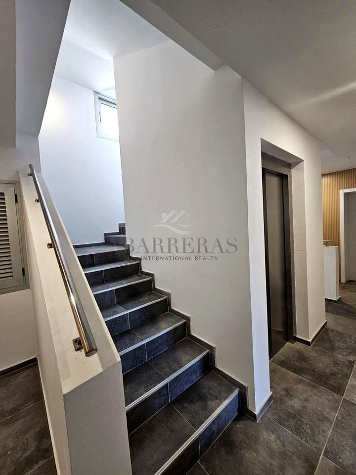 2 bedroom Flat for sale in Los Abrigos with garage - € 349,000 (Ref: 9819163)