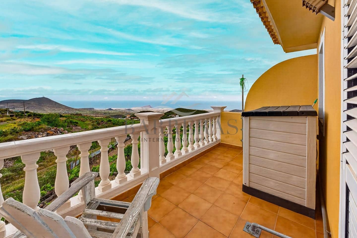 4 soveværelse Villa til salg i San Miguel de Abona med garage - € 330.000 (Ref: 9838647)