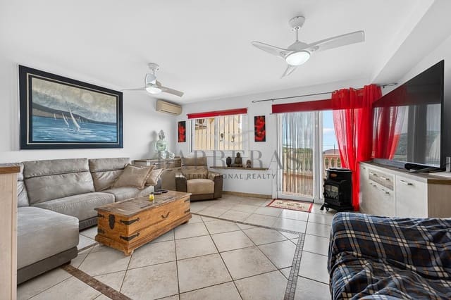 4 bedroom Villa for sale in San Miguel de Abona with garage - € 330,000 (Ref: 9838647)