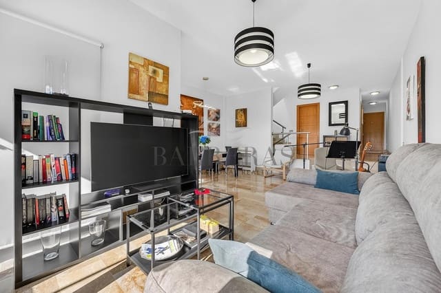 3 makuuhuone Huvila myytävänä paikassa Amarilla Golf, San Miguel de Abona mukana uima-altaan 
autotalli - 650 000 € (Ref: 9839947)