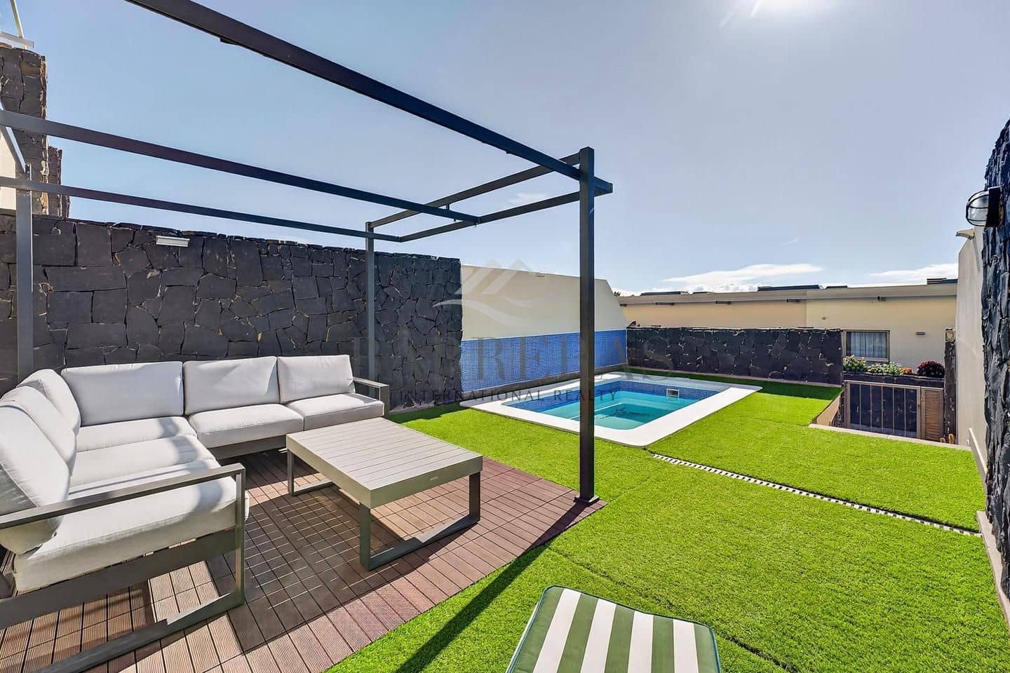 3 bedroom Villa for sale in Amarilla Golf with pool garage - € 650,000 (Ref: 9839947)
