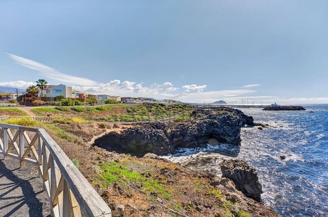 3 makuuhuone Huvila myytävänä paikassa Amarilla Golf, San Miguel de Abona mukana uima-altaan 
autotalli - 650 000 € (Ref: 9839947)