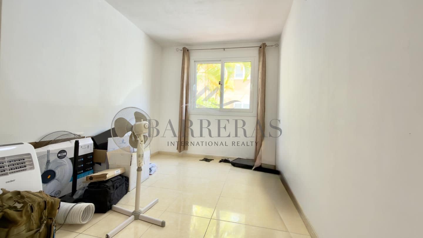 3 bedroom Flat for sale in Los Abrigos with garage - € 245,000 (Ref: 9858613)