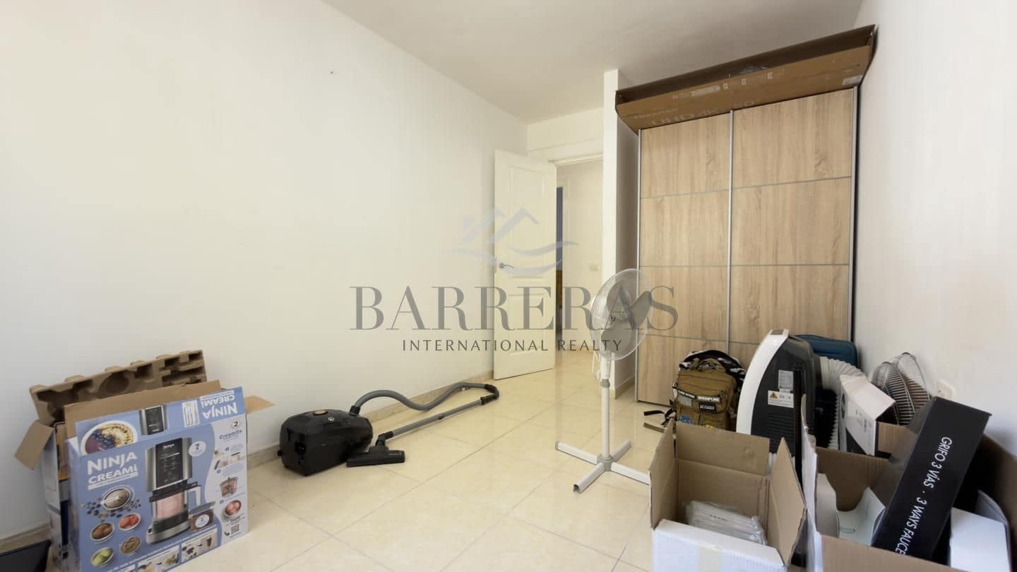 3 bedroom Flat for sale in Los Abrigos with garage - € 245,000 (Ref: 9858613)