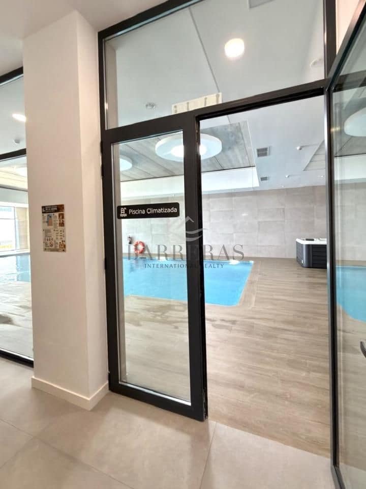 2 slaapkamer Flat te koop in Benidorm met zwembad garage - € 475.000 (Ref: 9889428)