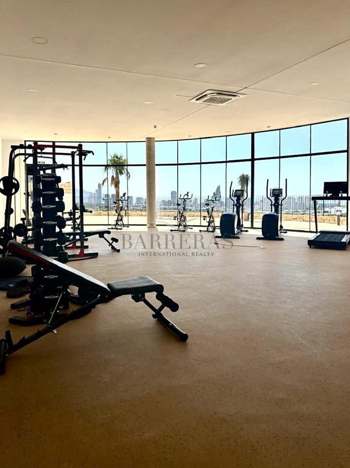 2 slaapkamer Flat te koop in Benidorm met zwembad garage - € 475.000 (Ref: 9889428)
