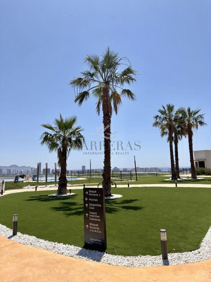 2 slaapkamer Flat te koop in Benidorm met zwembad garage - € 475.000 (Ref: 9889428)