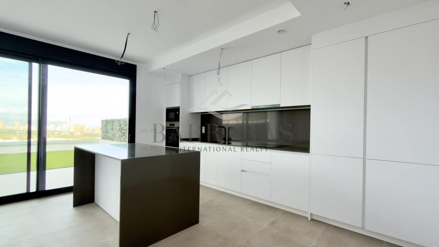 2 slaapkamer Flat te koop in Benidorm met zwembad garage - € 475.000 (Ref: 9889428)