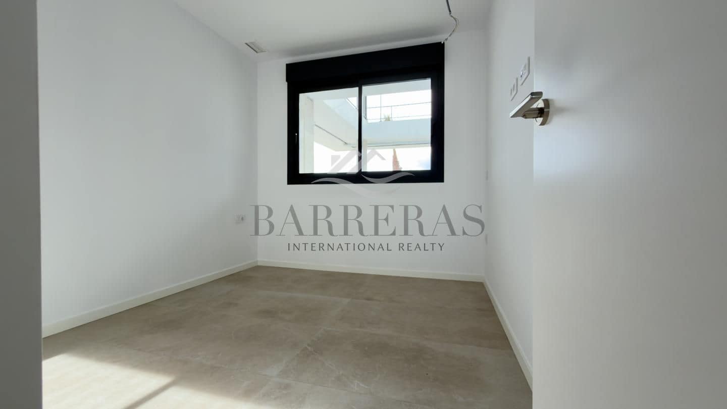 2 slaapkamer Flat te koop in Benidorm met zwembad garage - € 475.000 (Ref: 9889428)