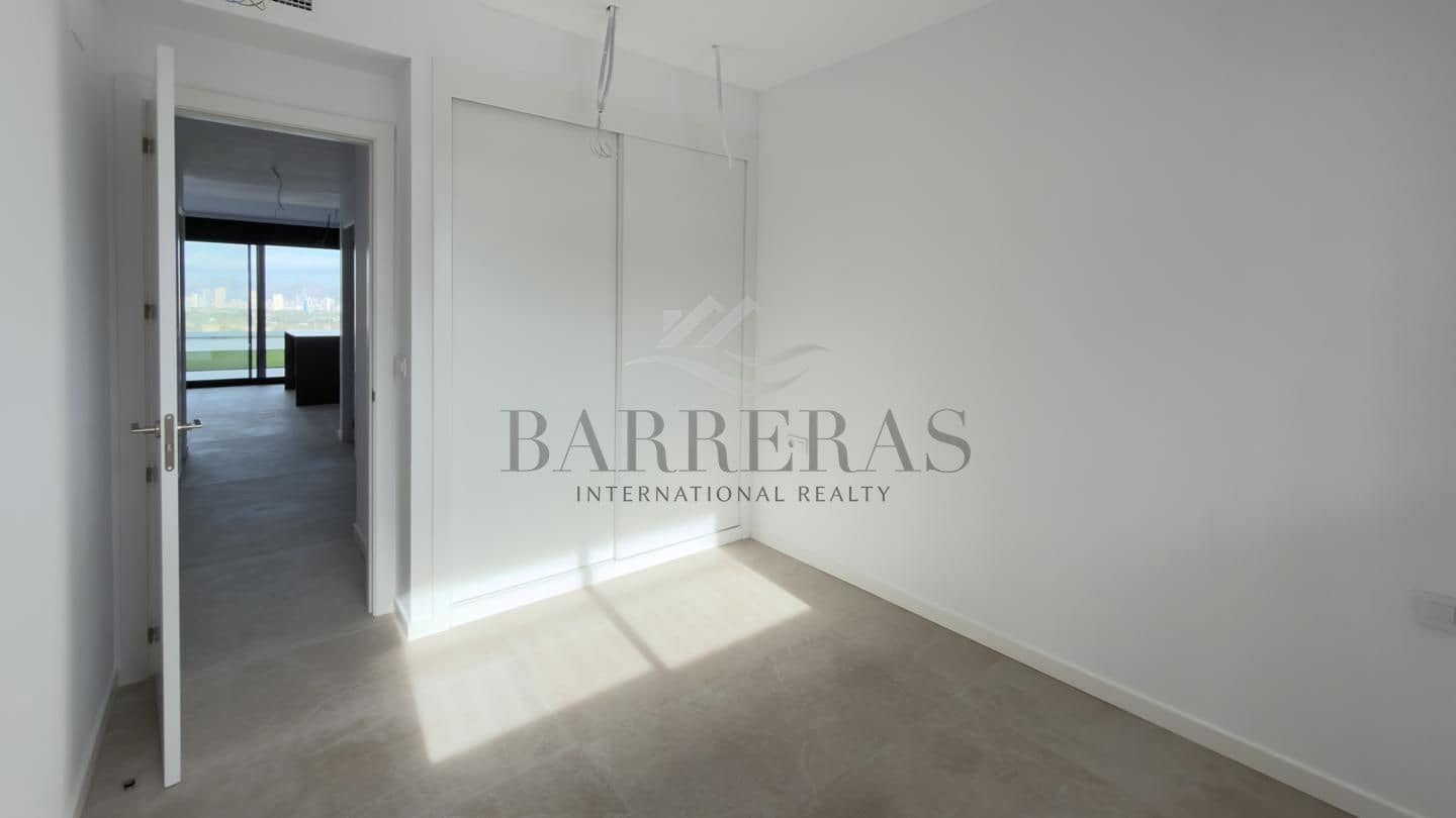 2 slaapkamer Flat te koop in Benidorm met zwembad garage - € 475.000 (Ref: 9889428)