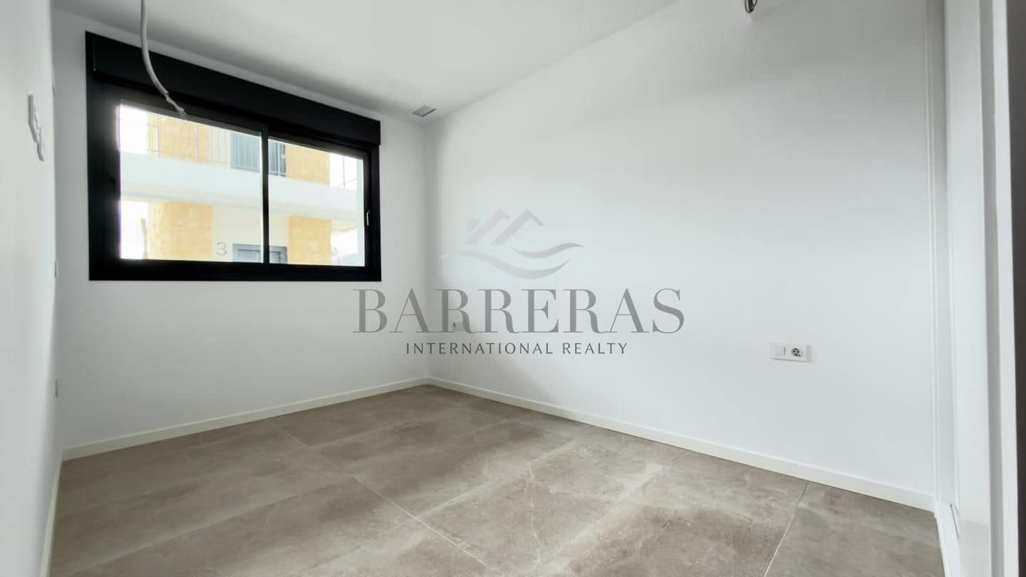2 slaapkamer Flat te koop in Benidorm met zwembad garage - € 475.000 (Ref: 9889428)