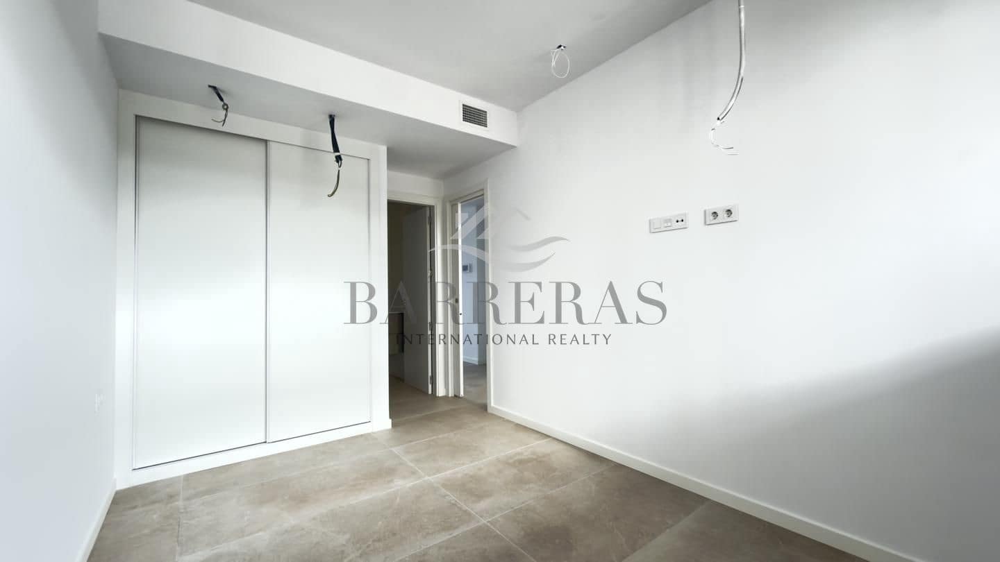2 slaapkamer Flat te koop in Benidorm met zwembad garage - € 475.000 (Ref: 9889428)