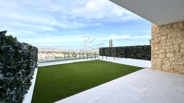 Piso de 2 habitaciones en Benidorm en venta con piscina garaje - 475.000 € (Ref: 9889428)