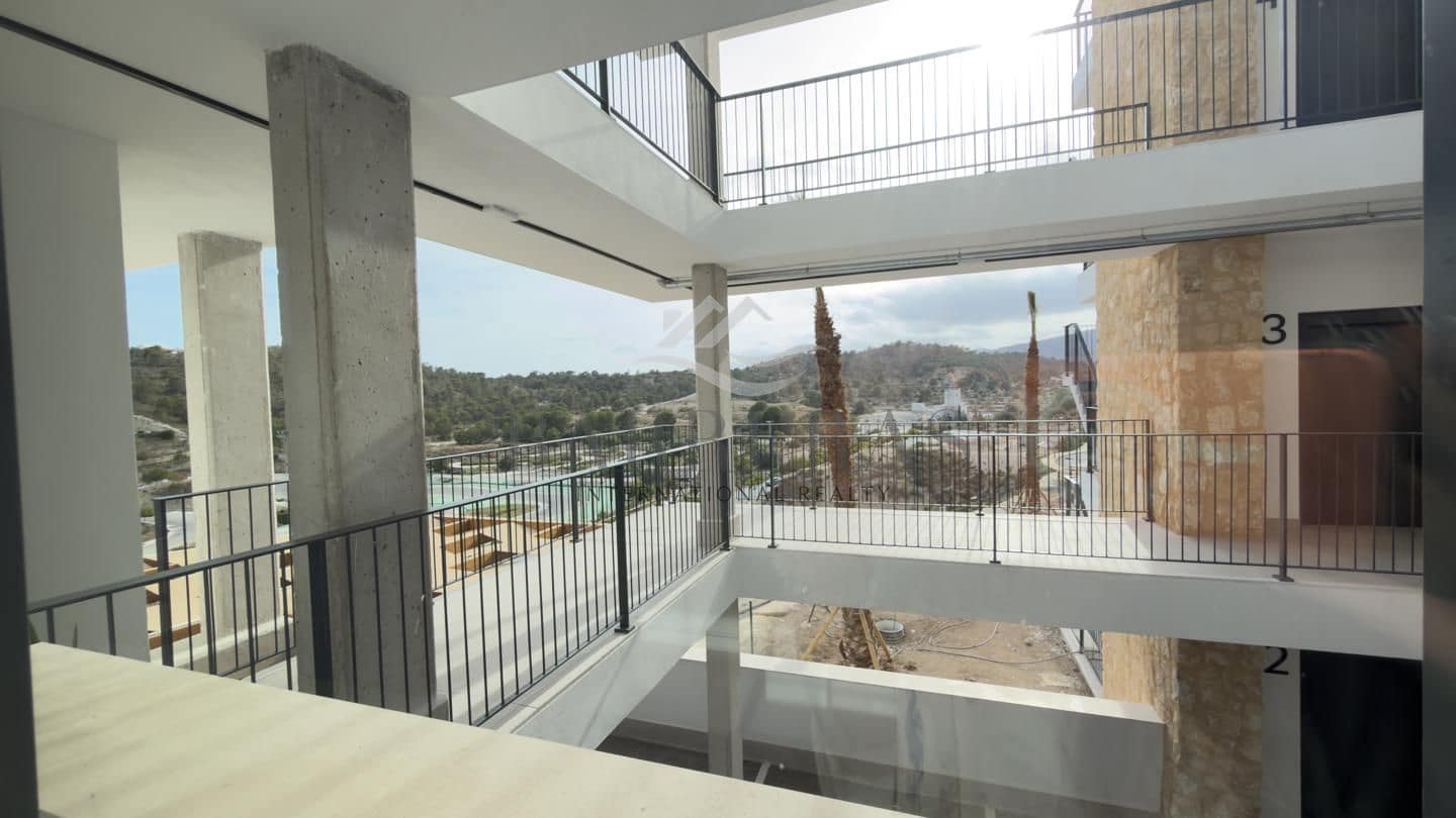 2 slaapkamer Flat te koop in Benidorm met zwembad garage - € 475.000 (Ref: 9889428)