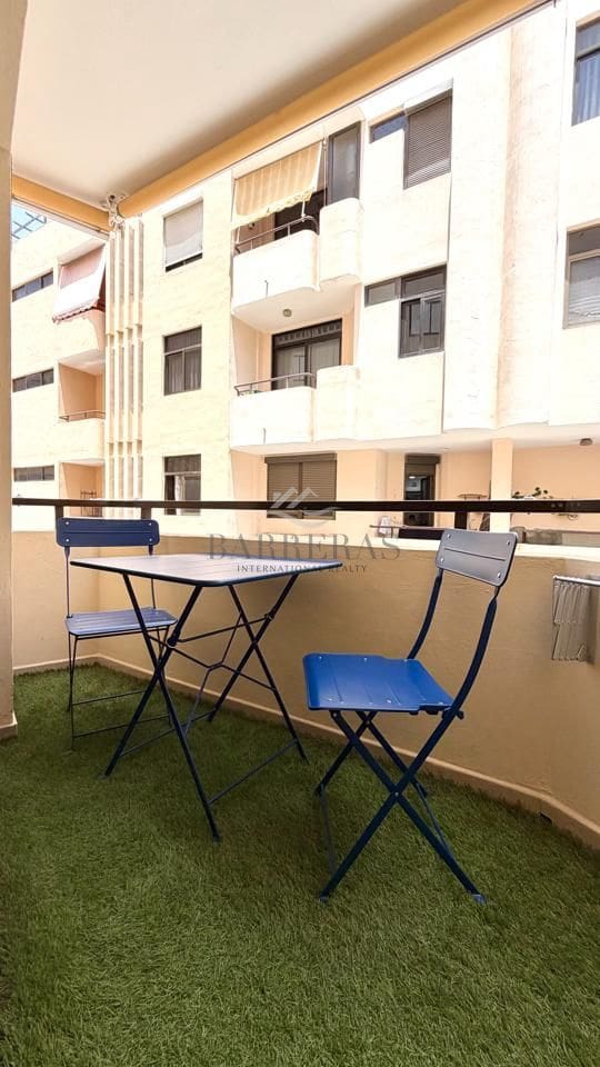 Piso de 1 habitación en El Medano en venta - 275.000 € (Ref: 9958821)