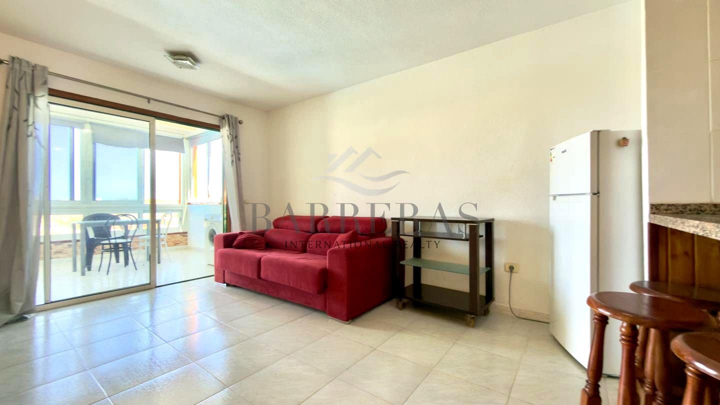 1 bedroom Flat for sale in Los Cristianos with pool - € 220,000 (Ref: 9973972)
