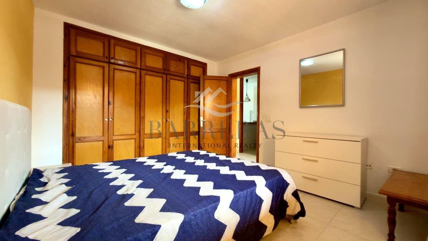 1 bedroom Flat for sale in Los Cristianos with pool - € 220,000 (Ref: 9973972)