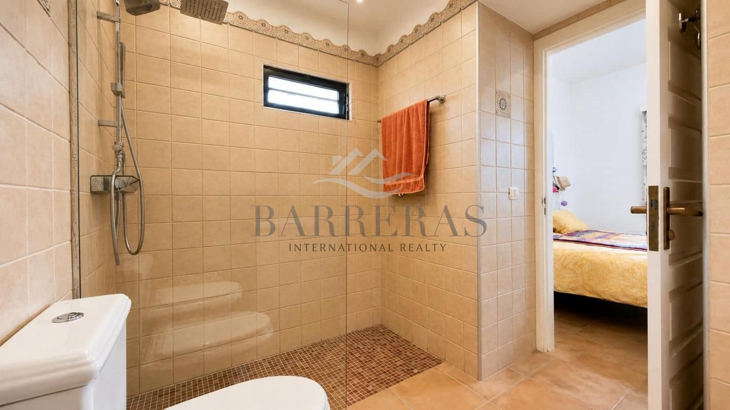 3 soveværelse Villa til salg i Costa del Silencio med swimmingpool garage - € 470.000 (Ref: 9996407)