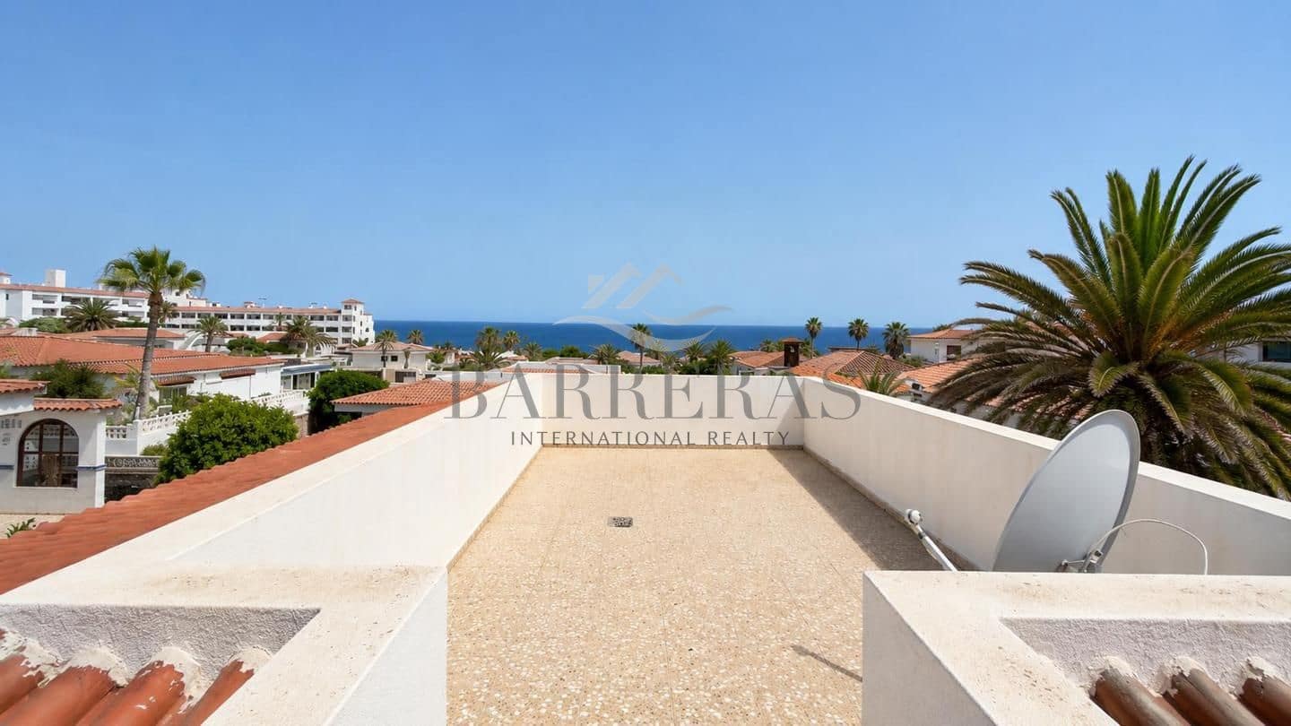 3 soveværelse Villa til salg i Costa del Silencio med swimmingpool garage - € 470.000 (Ref: 9996407)