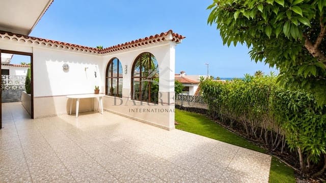 3 soveværelse Villa til salg i Costa del Silencio, Arona med swimmingpool garage - € 470.000 (Ref: 9996407)