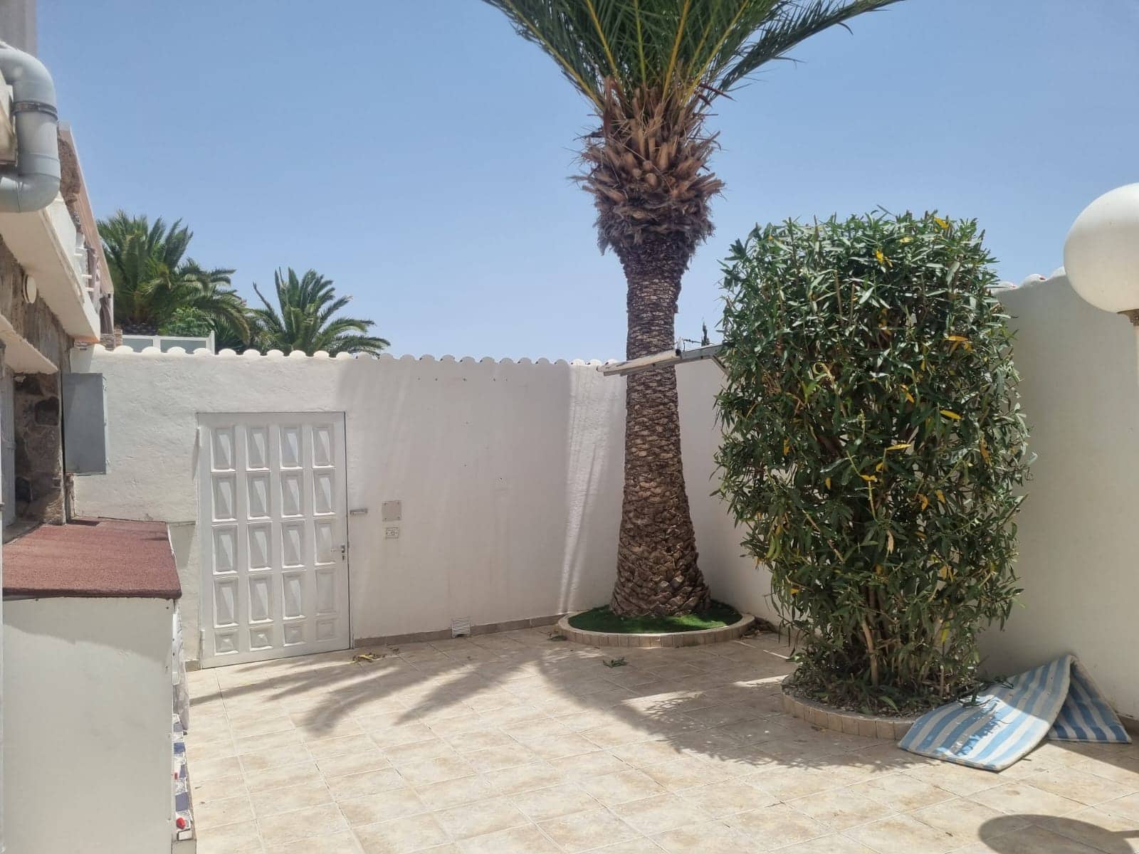 3 bedroom Villa for sale in San Isidro de Abona with pool garage - € 670,000 (Ref: 10004408)