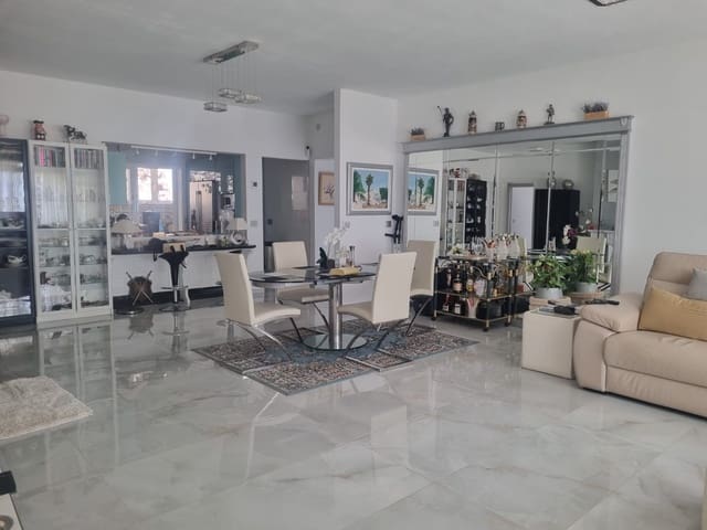 3 bedroom Villa for sale in San Isidro de Abona, Granadilla de Abona with pool garage - € 670,000 (Ref: 10004408)