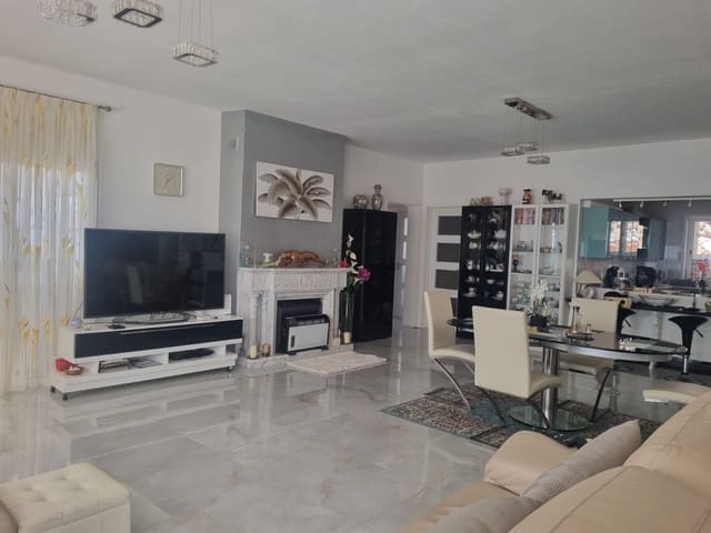 3 bedroom Villa for sale in San Isidro de Abona, Granadilla de Abona with pool garage - € 670,000 (Ref: 10004408)