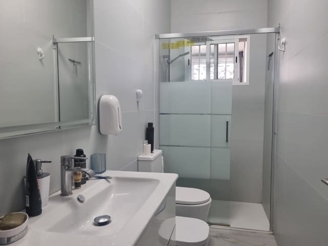 4 Zimmer Villa zu verkaufen in San Isidro de Abona, Granadilla de Abona mit Pool Garage - 670.000 € (Ref: 10004408)