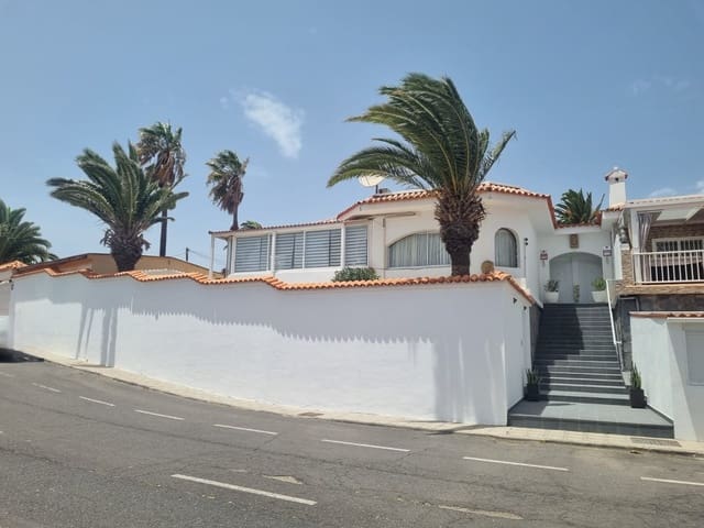 3 bedroom Villa for sale in San Isidro de Abona, Granadilla de Abona with pool garage - € 670,000 (Ref: 10004408)