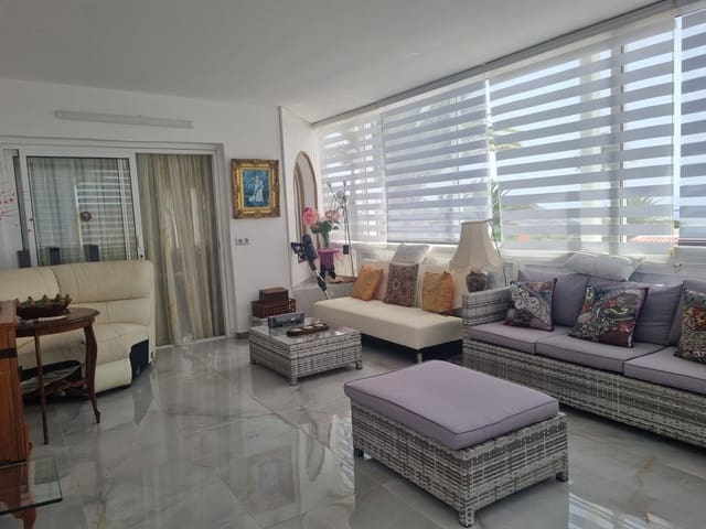 3 bedroom Villa for sale in San Isidro de Abona, Granadilla de Abona with pool garage - € 670,000 (Ref: 10004408)