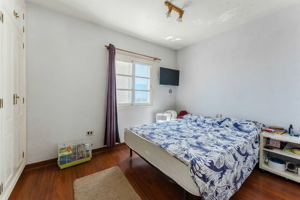 3 soverom Hus til salgs i Costa Adeje med svømmebasseng garasje - € 750 000 (Ref: 9379563)