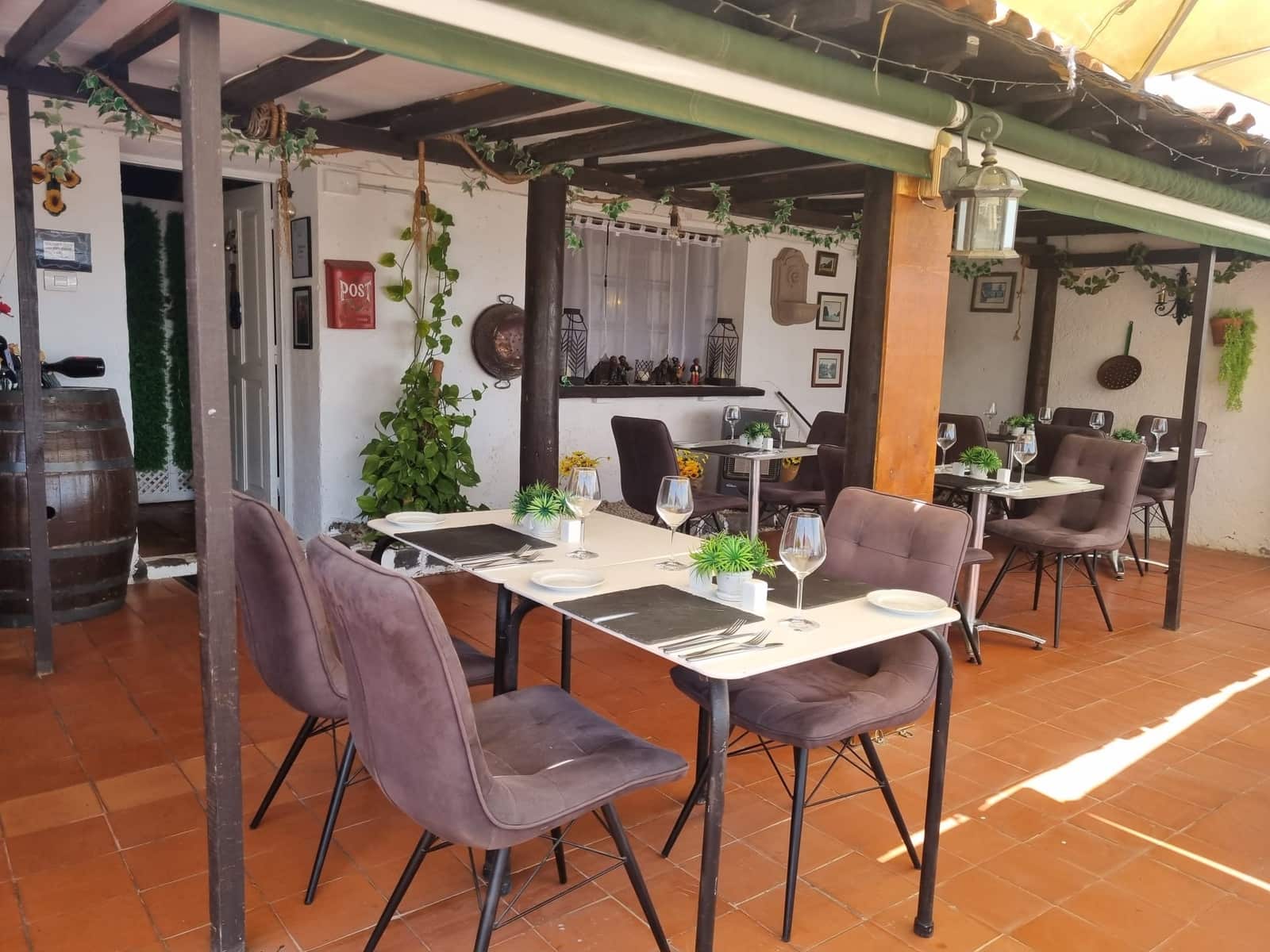 Virksomhed til salg i Arona med garage - € 185.000 (Ref: 9383732)