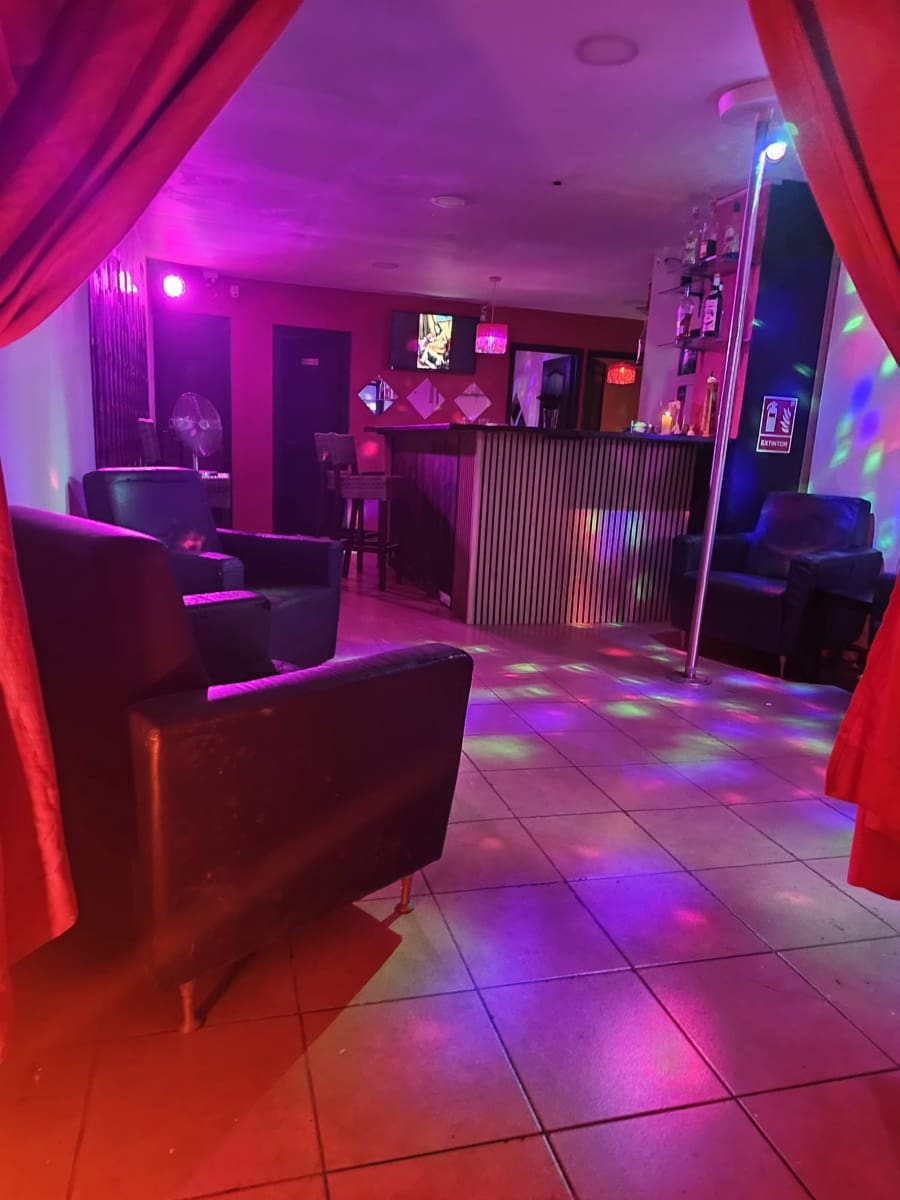 Business for sale in Playa de las Americas - € 69,000 (Ref: 9386102)