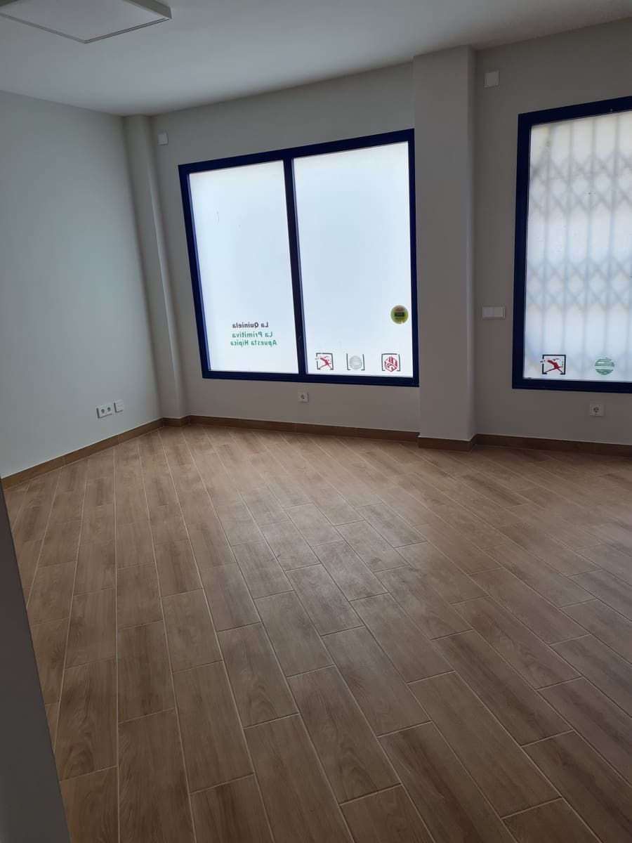 Kontor til salgs i Armenime - € 219 000 (Ref: 9499997)