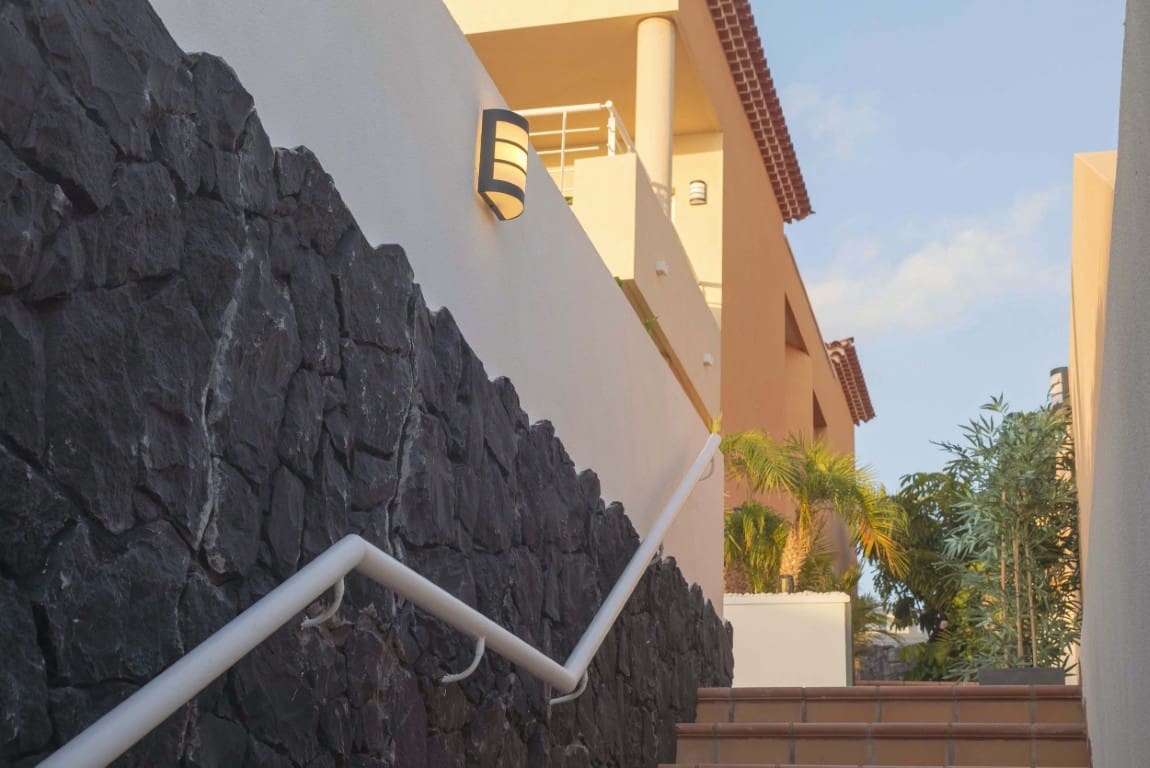 4 bedroom Villa for sale in Puerto Santiago with pool garage - € 959,000 (Ref: 9747267)